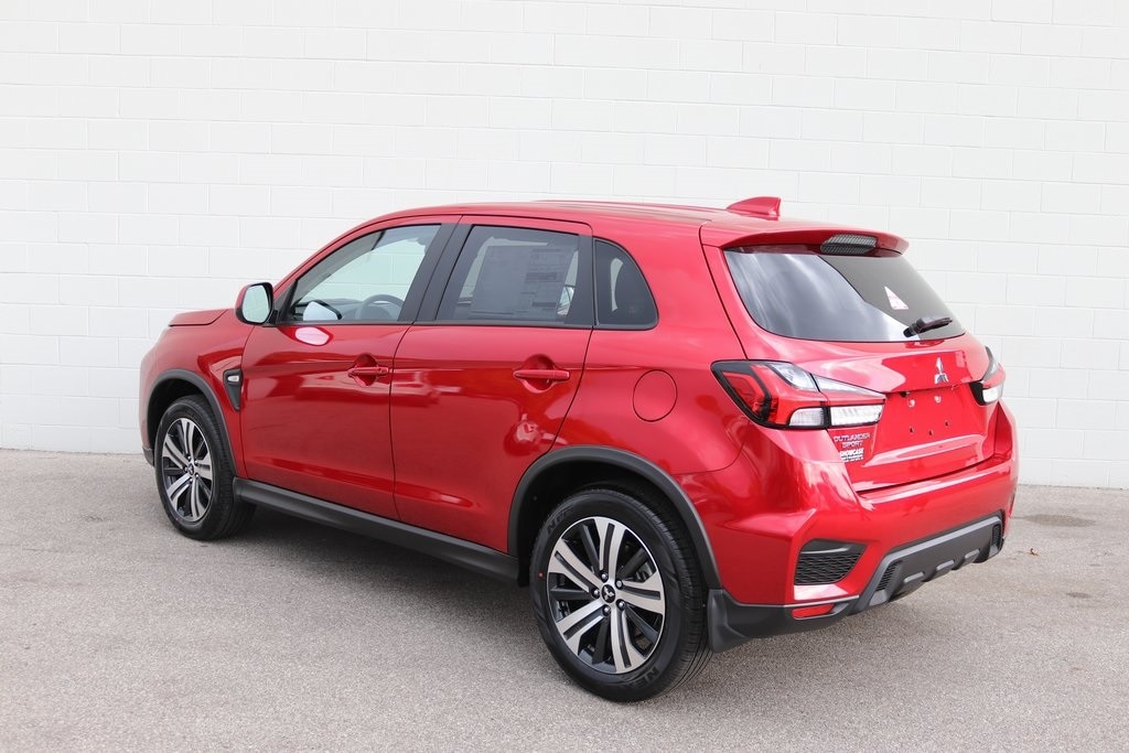 2025 Mitsubishi Outlander Sport ES photo 2