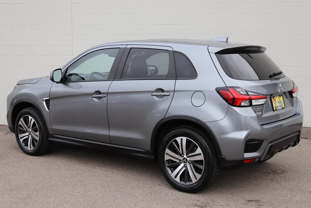 2024 Mitsubishi Outlander Sport ES LE SE photo 2