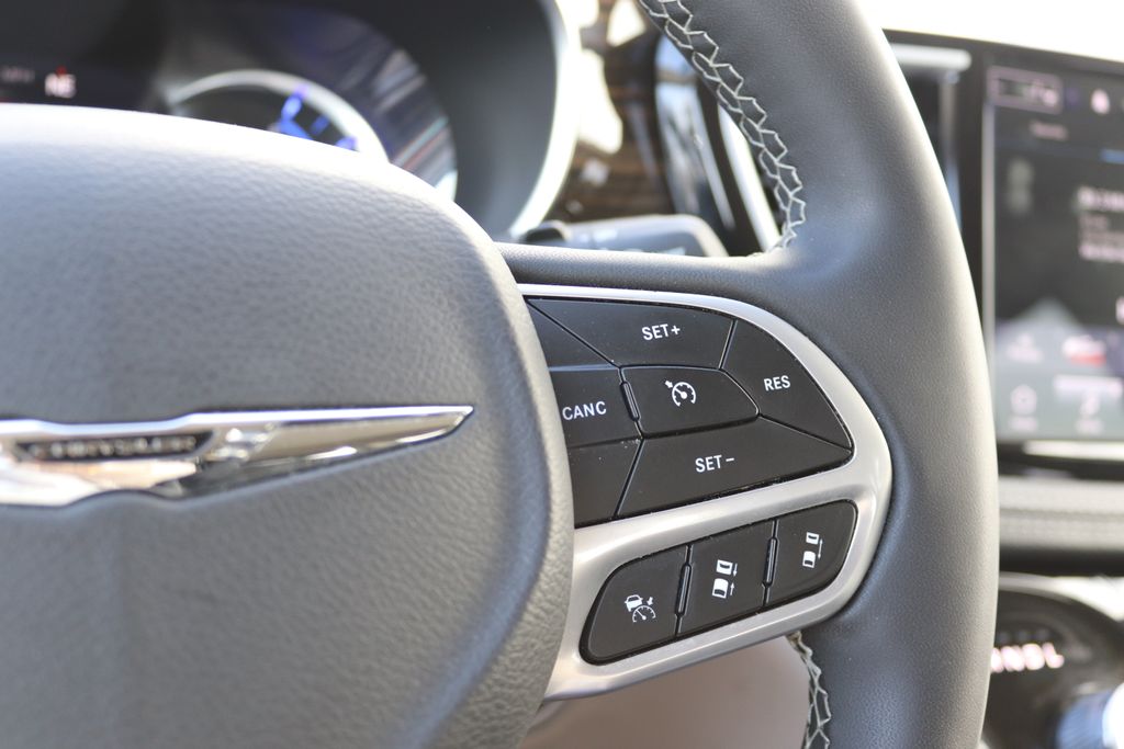 2023 Chrysler Pacifica Hybrid Limited - Photo 14