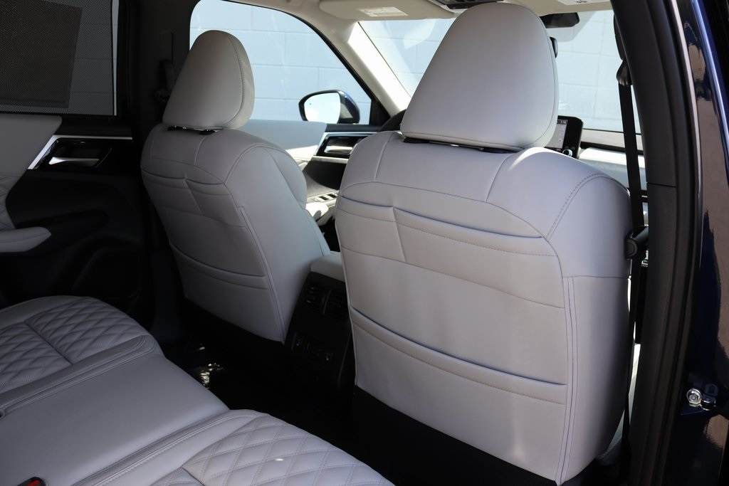 2025 Mitsubishi Outlander Plug-in Hybrid SEL - Photo 12