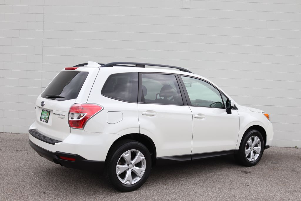 Used 2016 Subaru Forester i Premium with VIN JF2SJADC3GH471119 for sale in Bay City, MI
