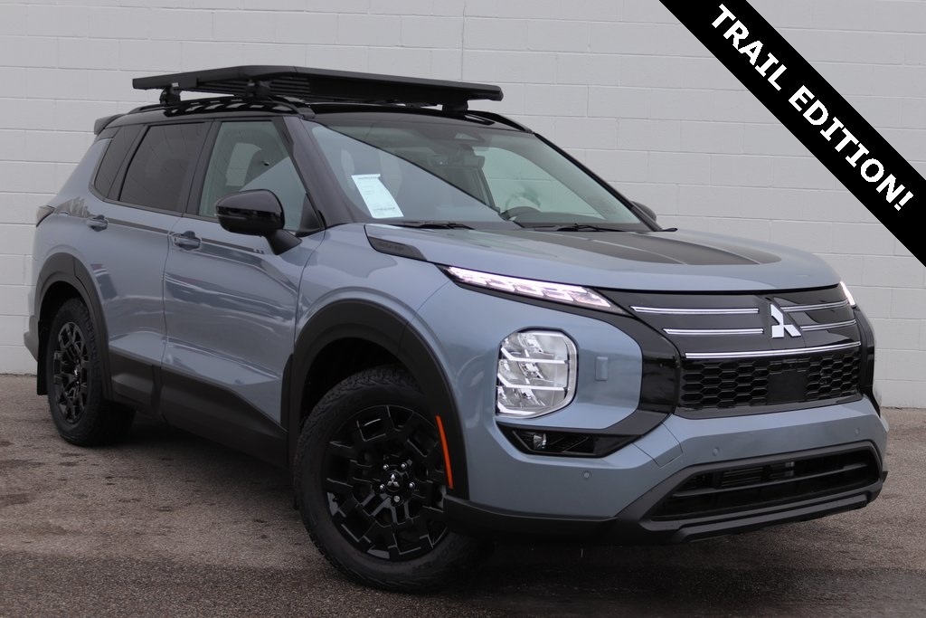 2025 Mitsubishi Outlander Trail Edition's photo