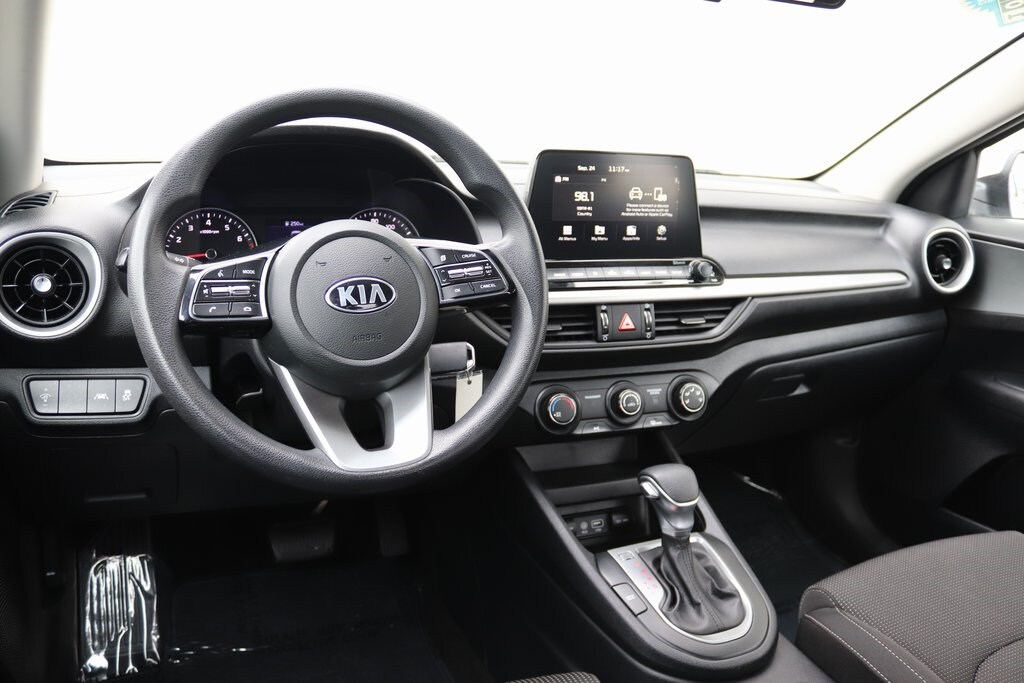 2020 Kia Forte FE LXS photo 2