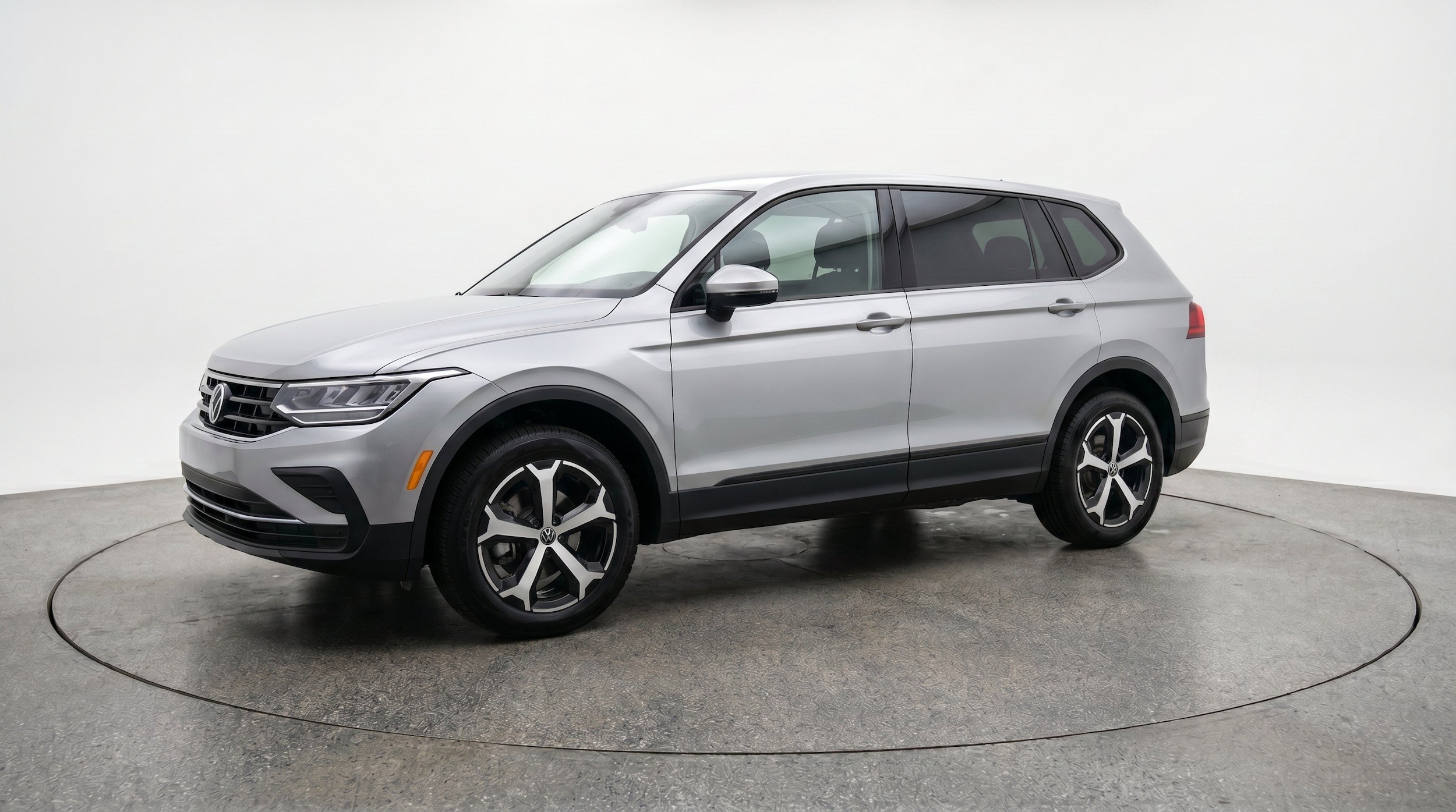 Thumbnail: 2026 Volkswagen Tiguan - 3
