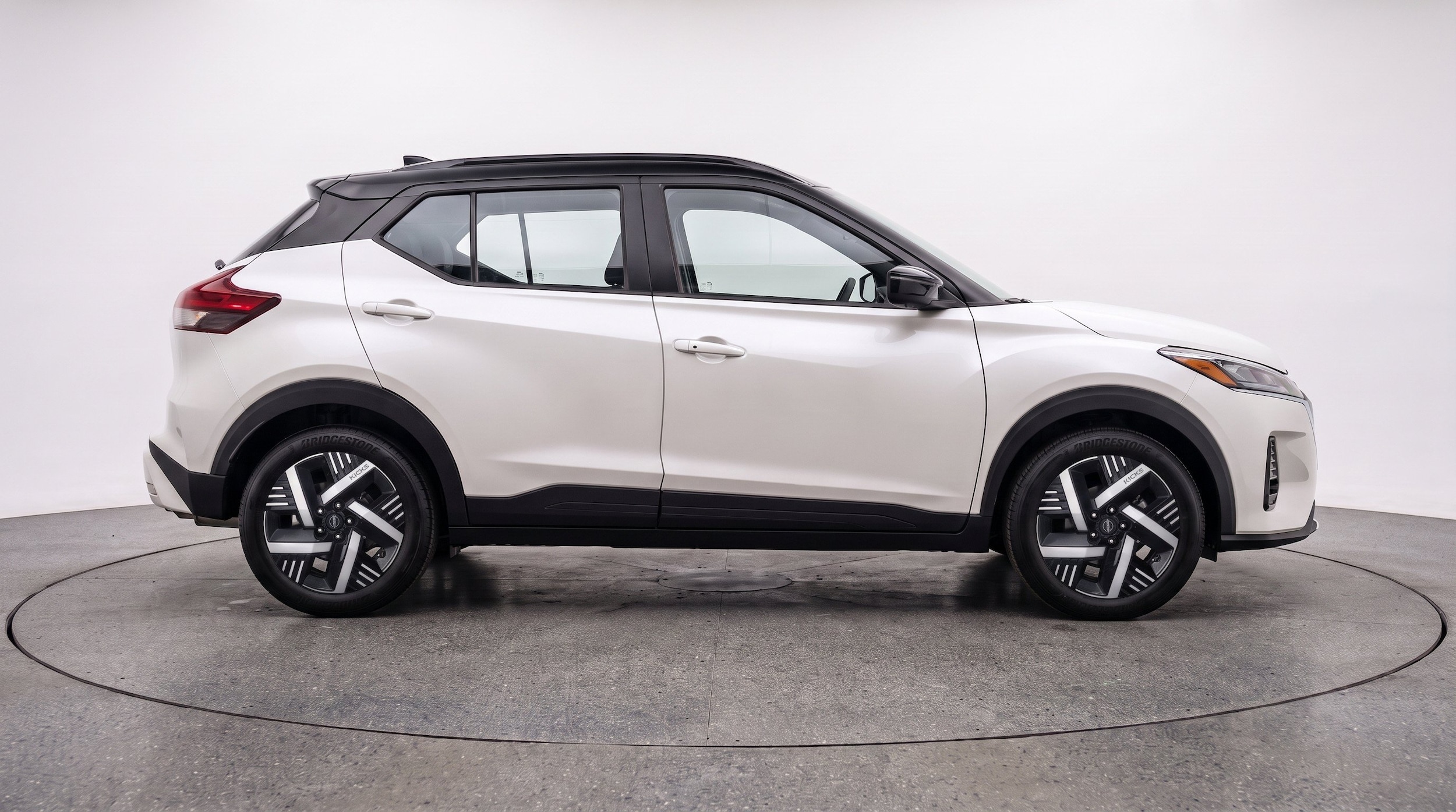 Thumbnail: 2026 Nissan Kicks - 11