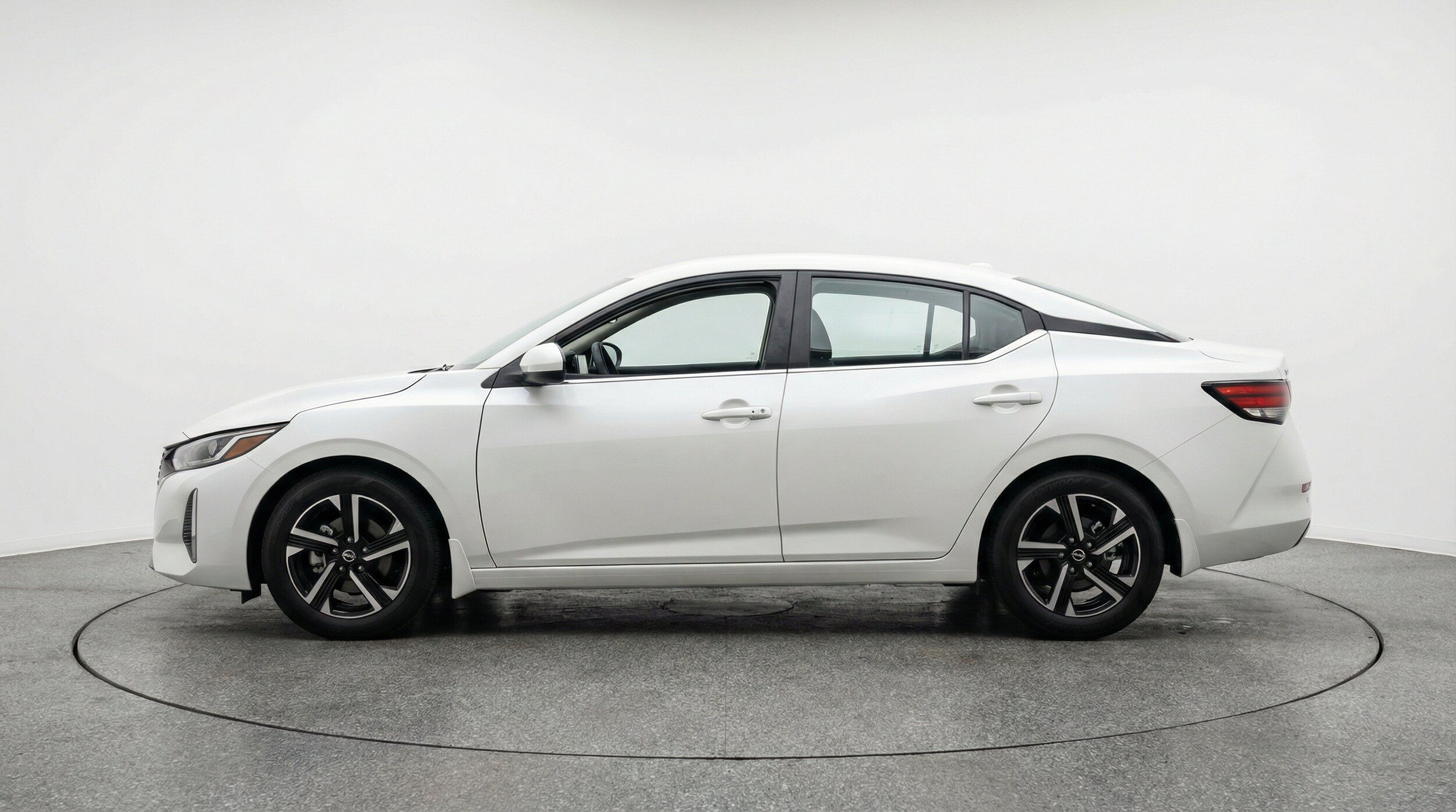 Thumbnail: 2025 Nissan Sentra - 5
