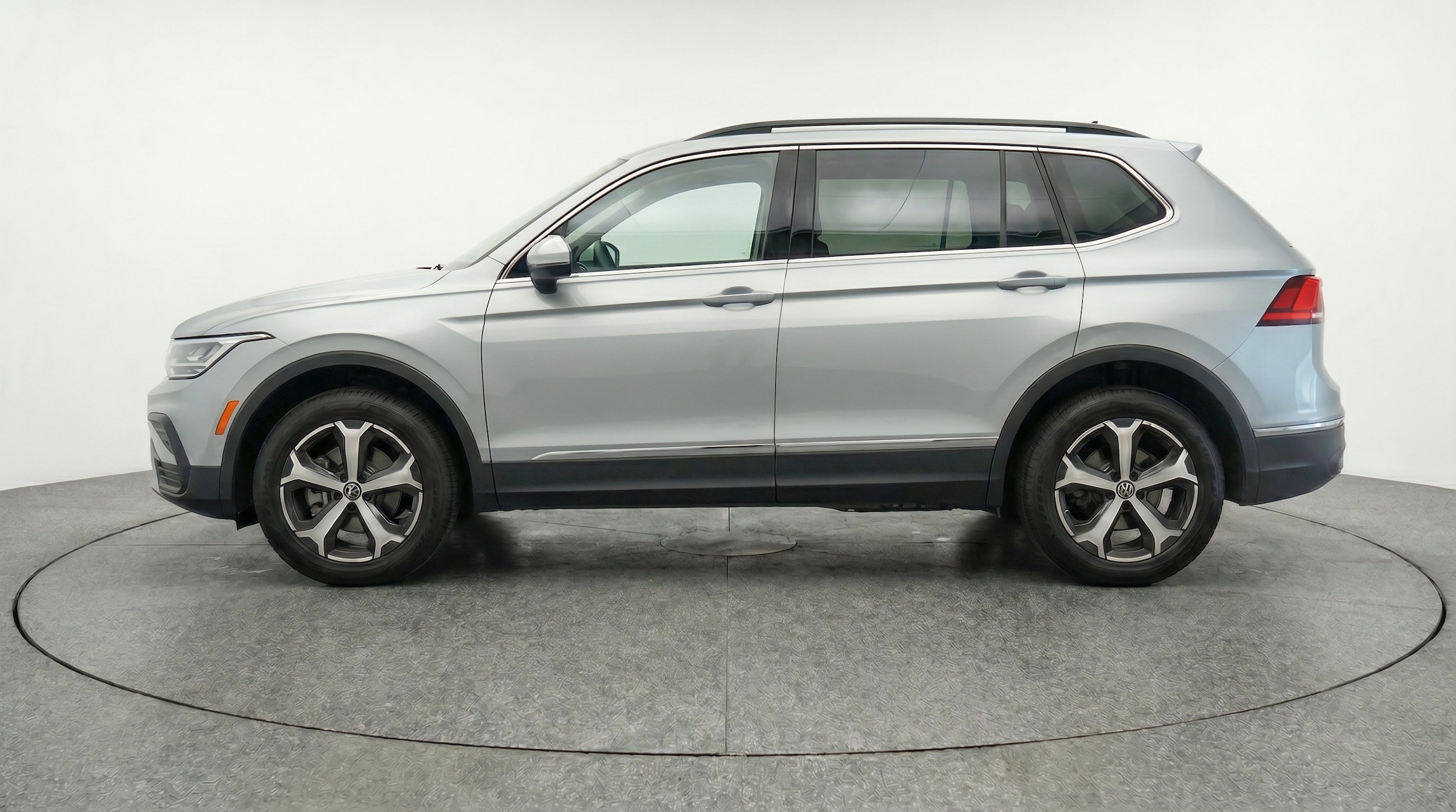 Thumbnail: 2026 Volkswagen Tiguan - 5