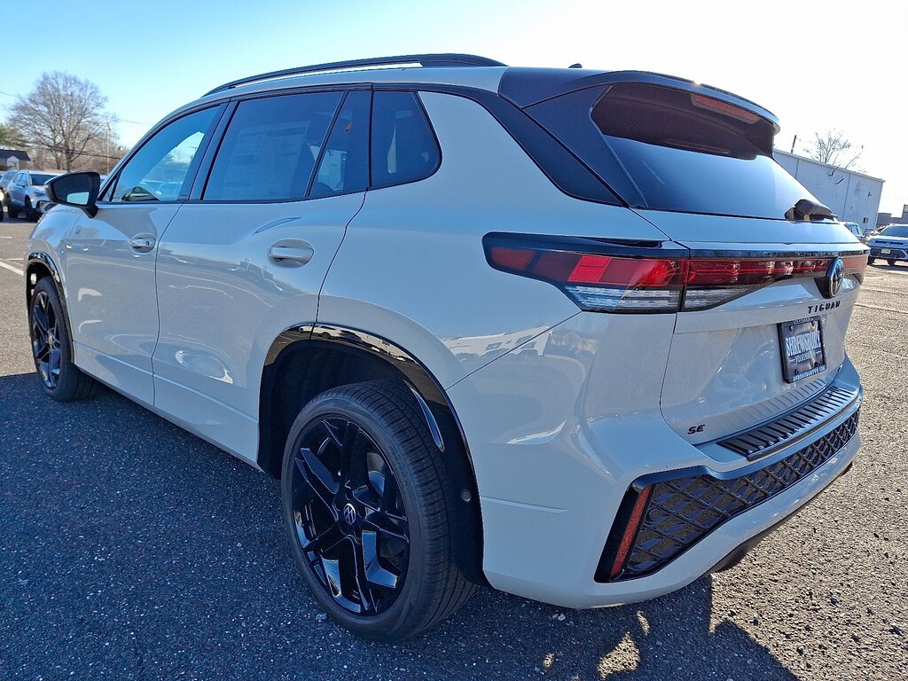 New 2026 Volkswagen Tiguan 2.0T SE R-Line Black SUV