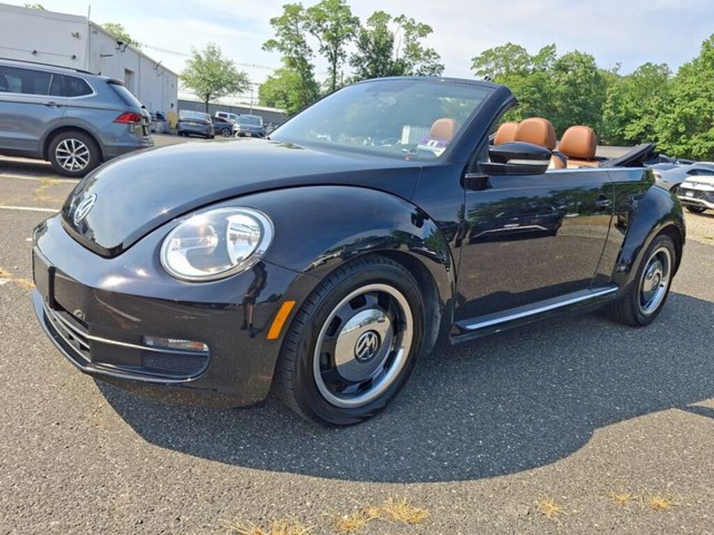 Used 2015 Volkswagen Beetle Convertible 1.8T w/Technology/PZEV Convertible