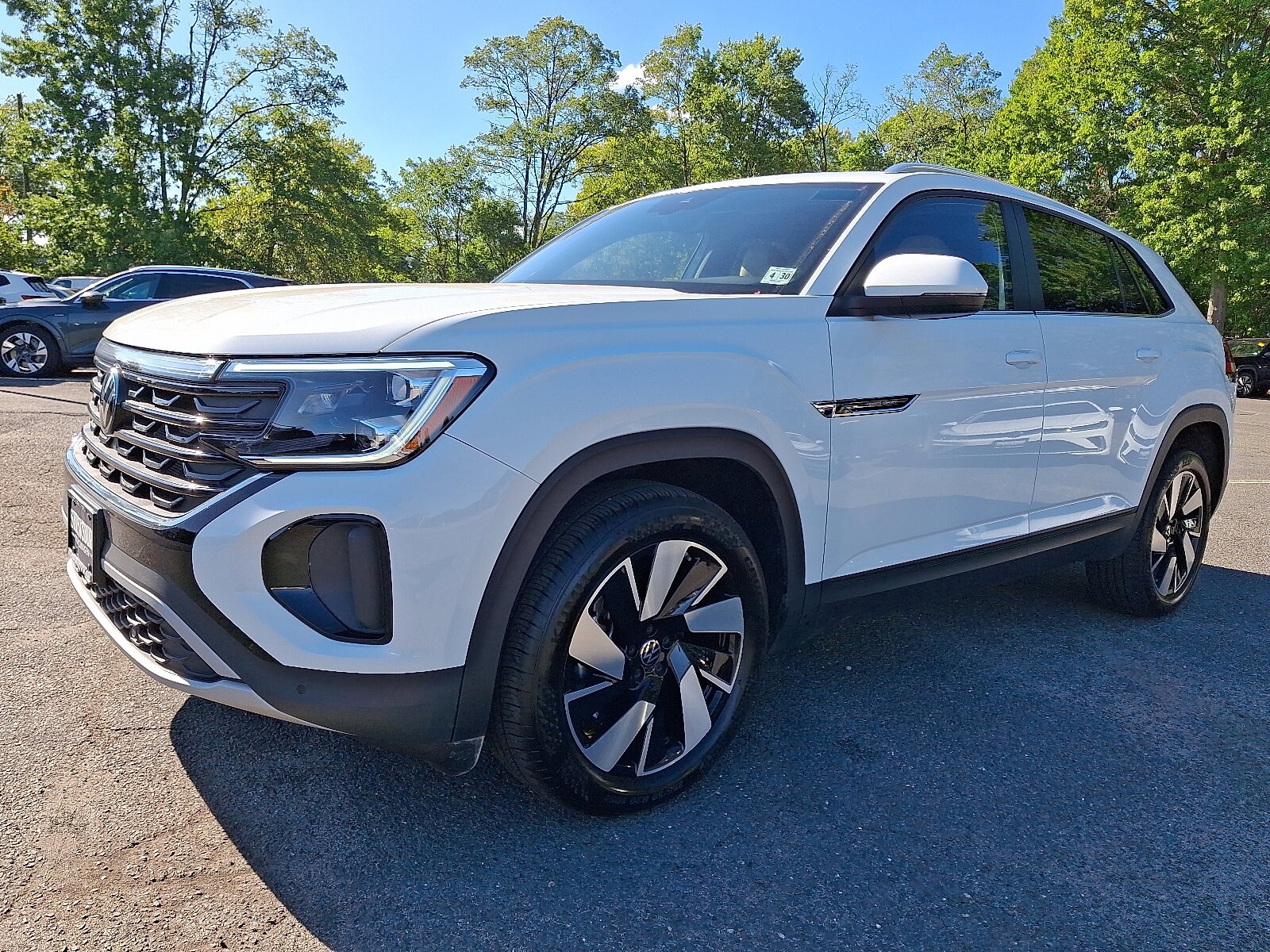 2025 Volkswagen Atlas Cross Sport SE Technology photo 3
