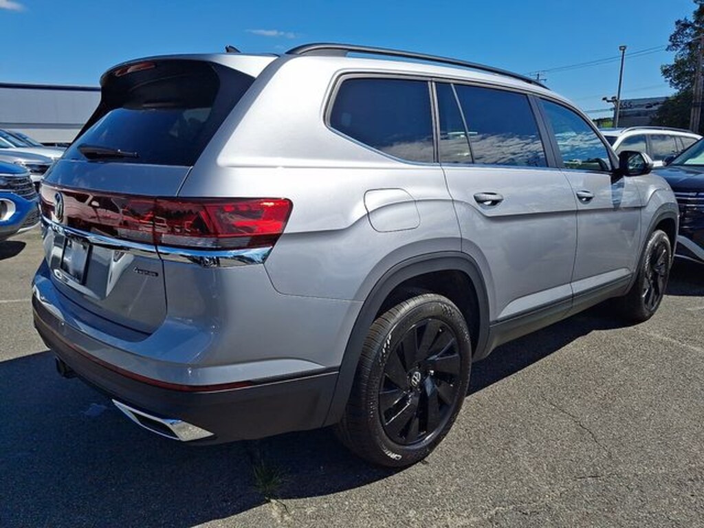 New 2026 Volkswagen Atlas SE w/Technology SUV