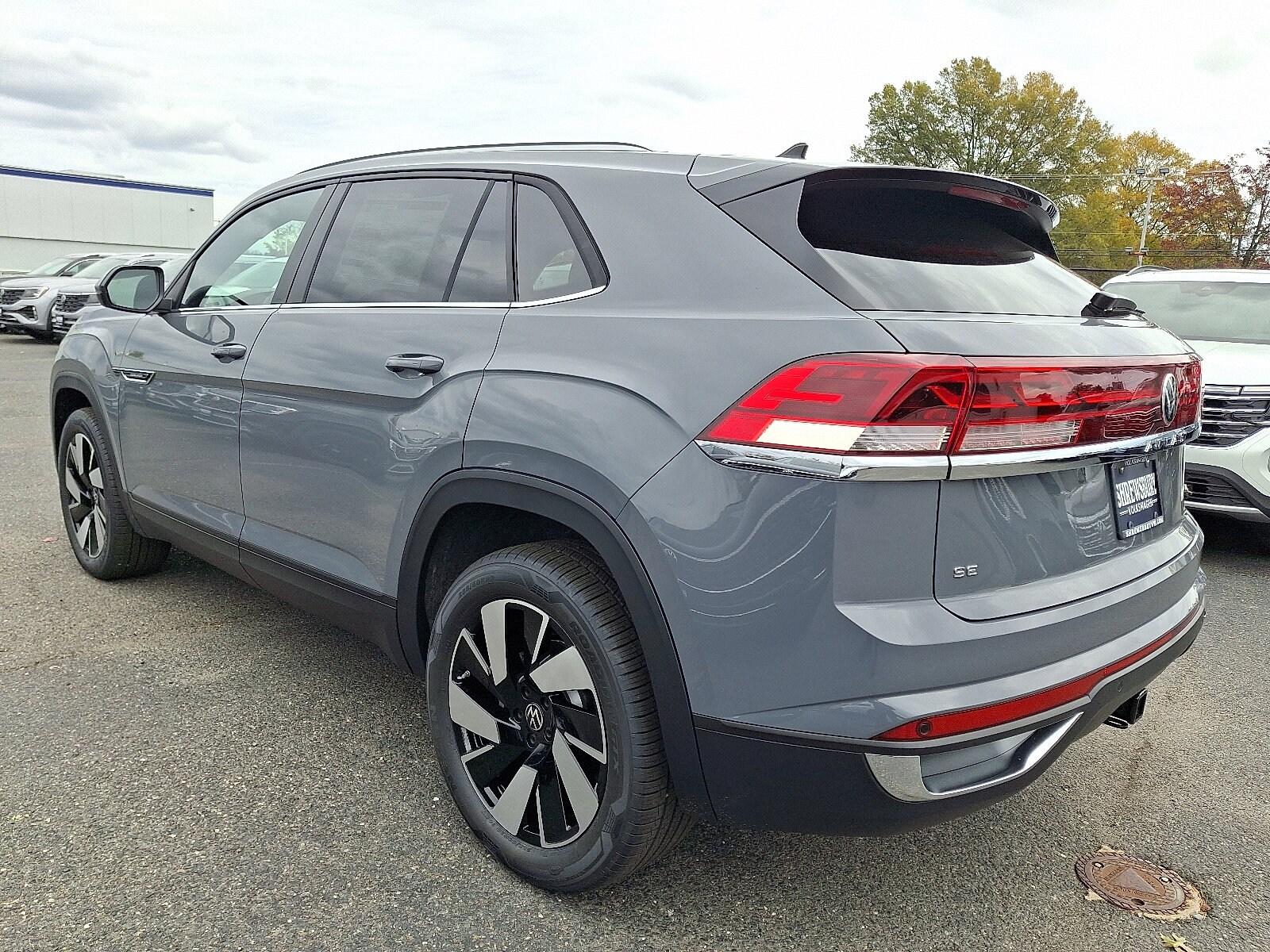 2026 Volkswagen Atlas Cross Sport SE Technology photo 2