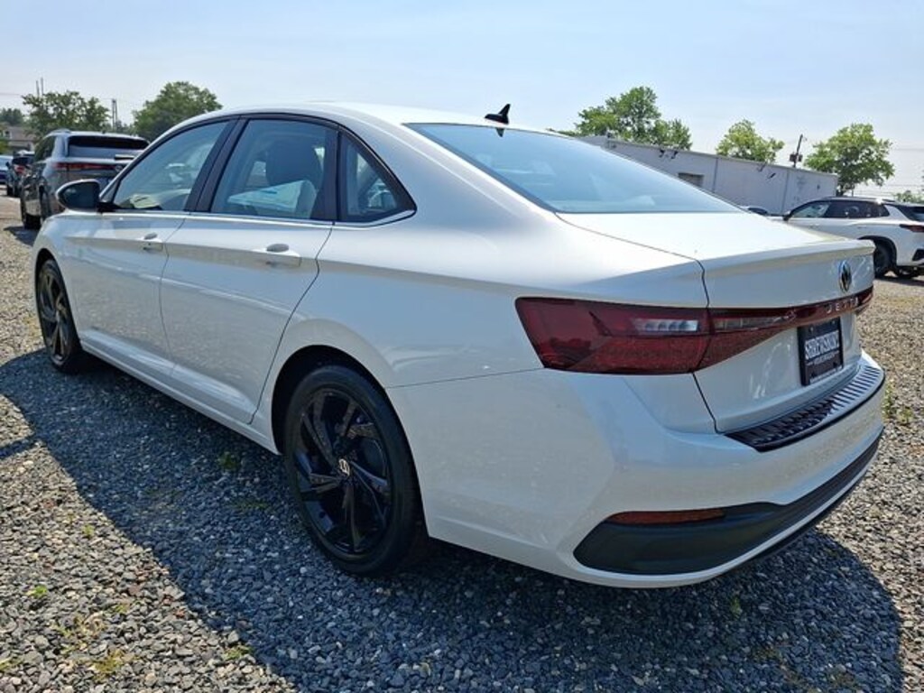 New 2026 Volkswagen Jetta 1.5T SE Sedan