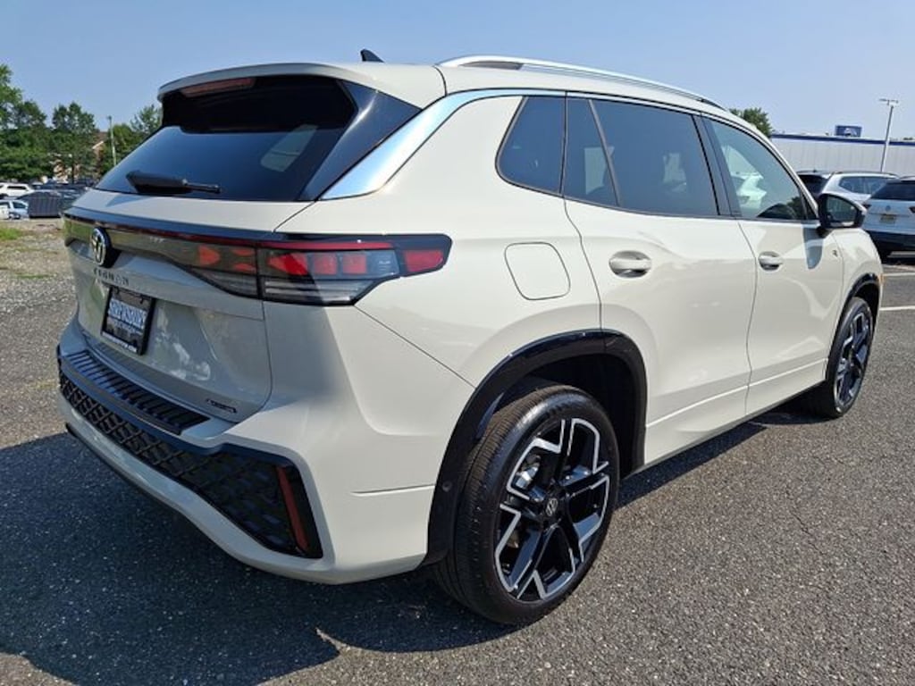 New 2026 Volkswagen Tiguan SEL R-Line Turbo SUV