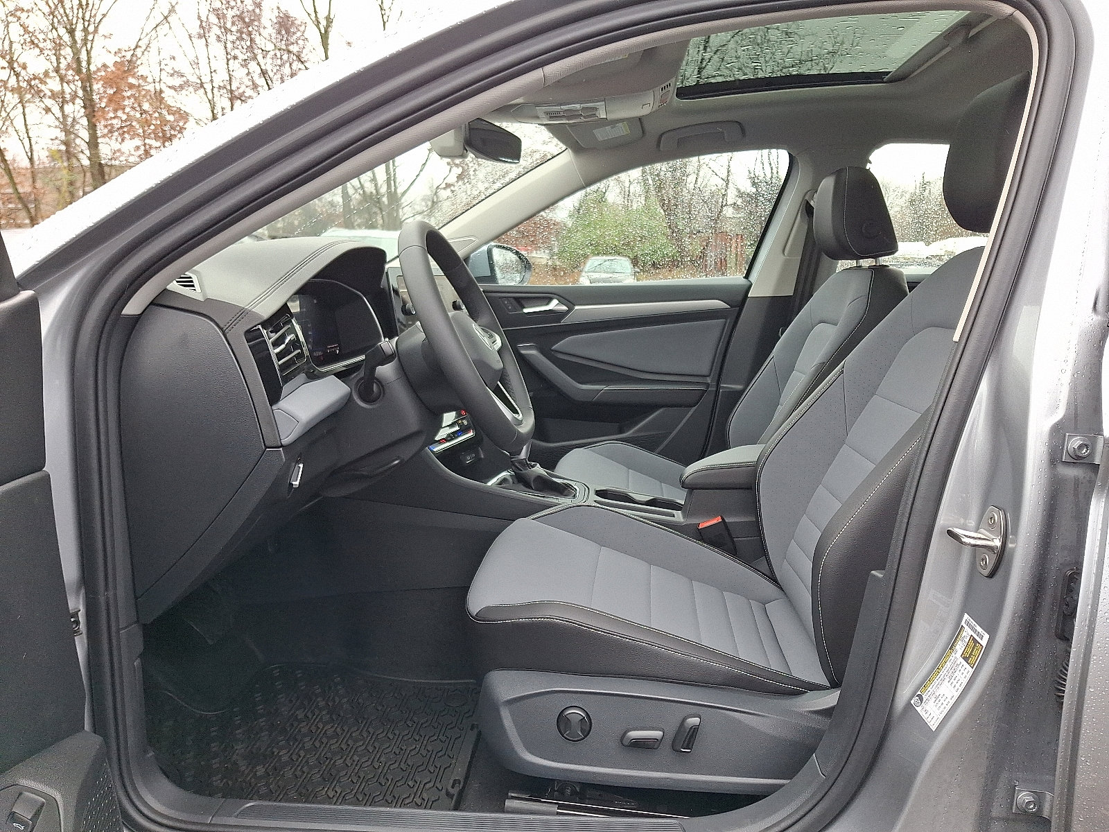 2026 Volkswagen Jetta SE - Photo 6