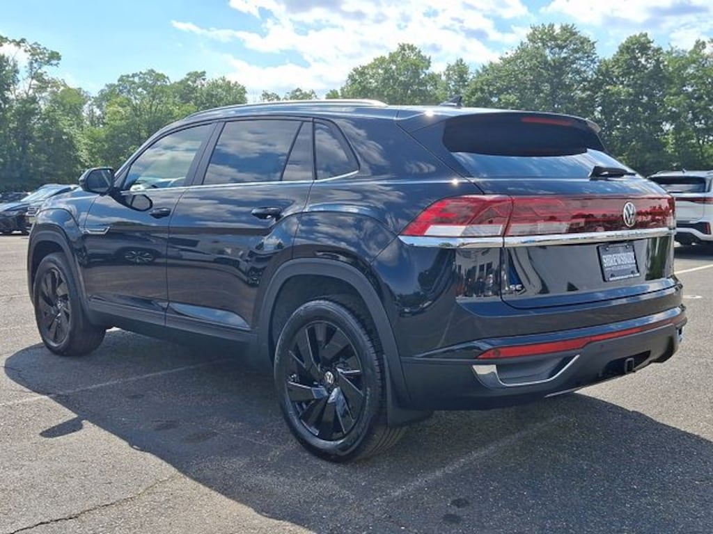 New 2026 Volkswagen Atlas Cross Sport SE w/Technology SUV