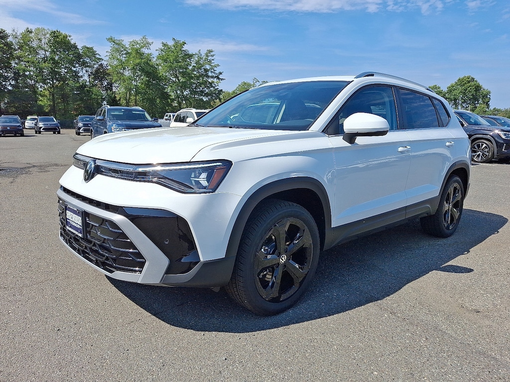 New 2025 Volkswagen Taos 1.5T SEL SUV