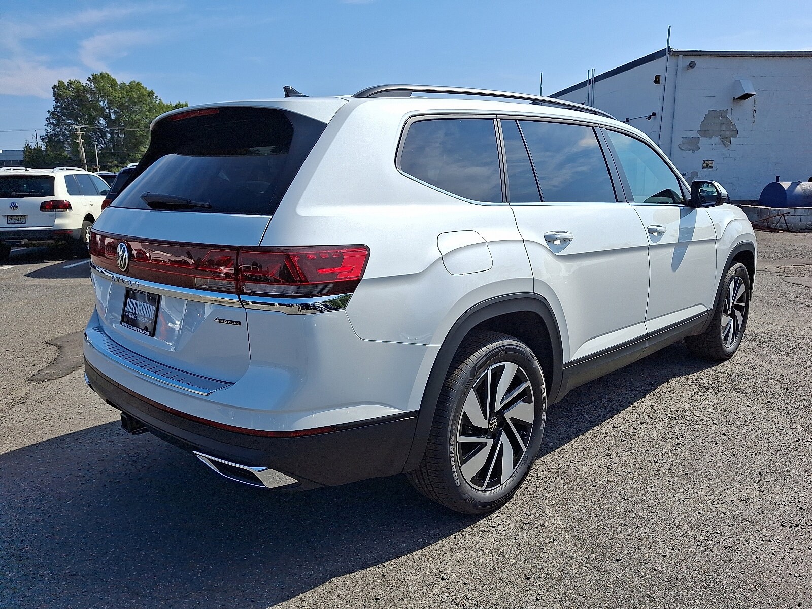 2026 Volkswagen Atlas SE Technology photo 2