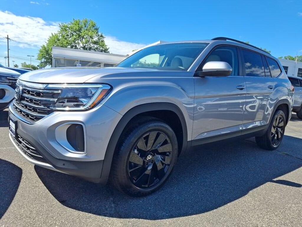 New 2026 Volkswagen Atlas SE w/Technology SUV