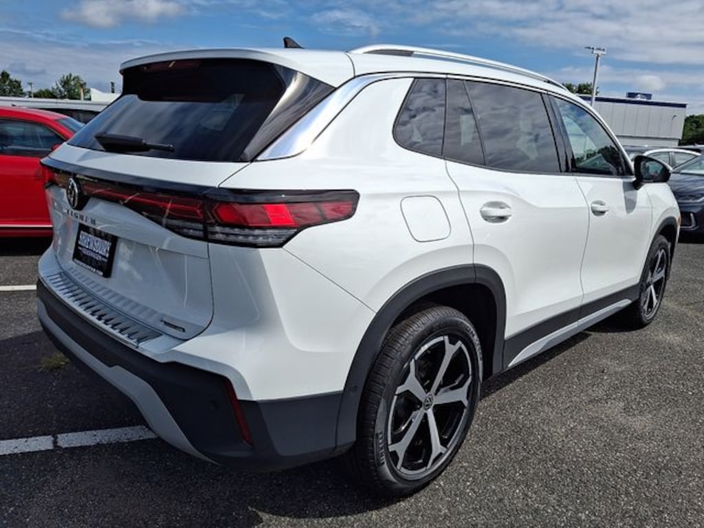 New 2026 Volkswagen Tiguan SE SUV