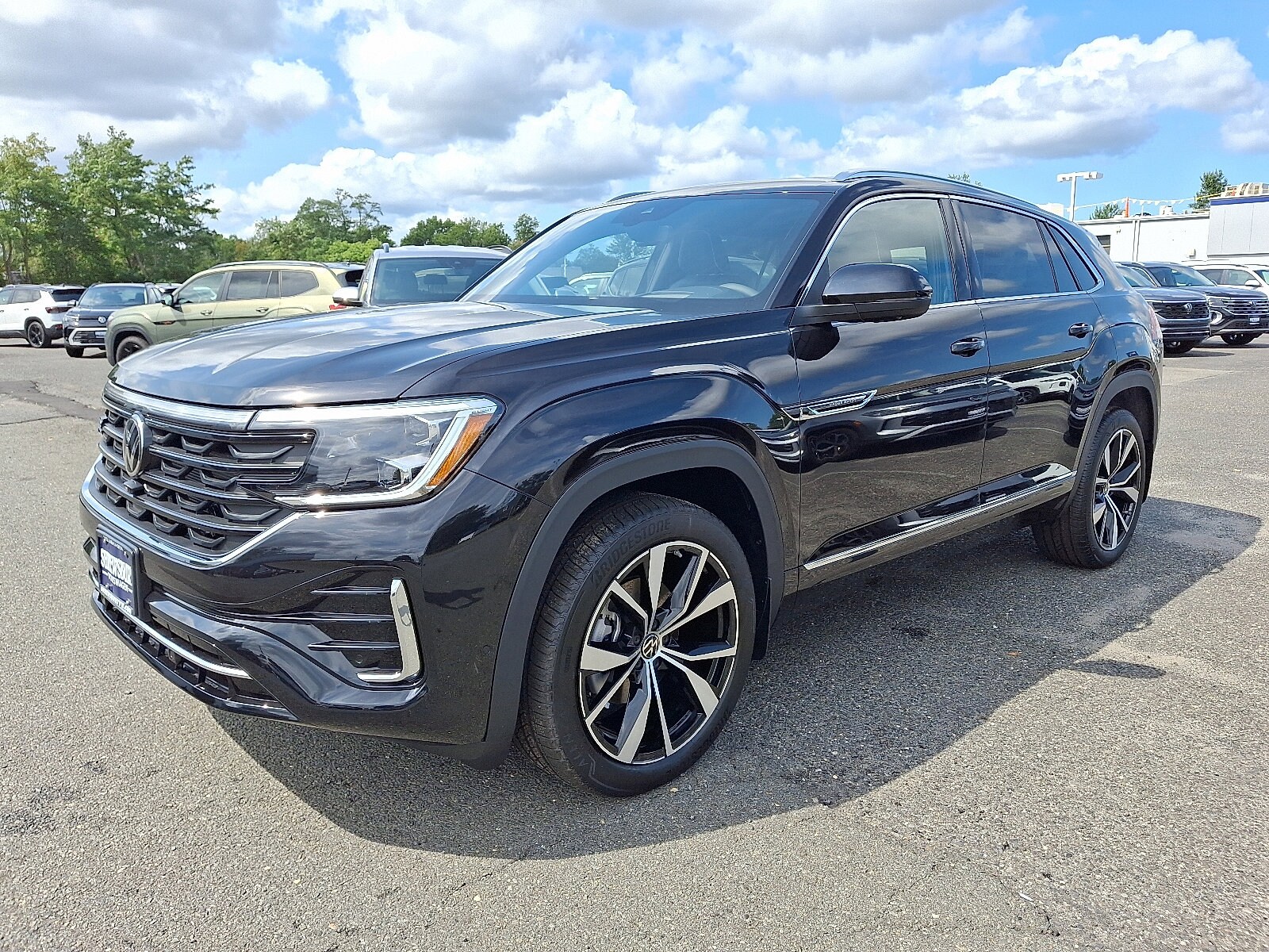 2026 Volkswagen Atlas Cross Sport SEL Premium R-Line photo 2