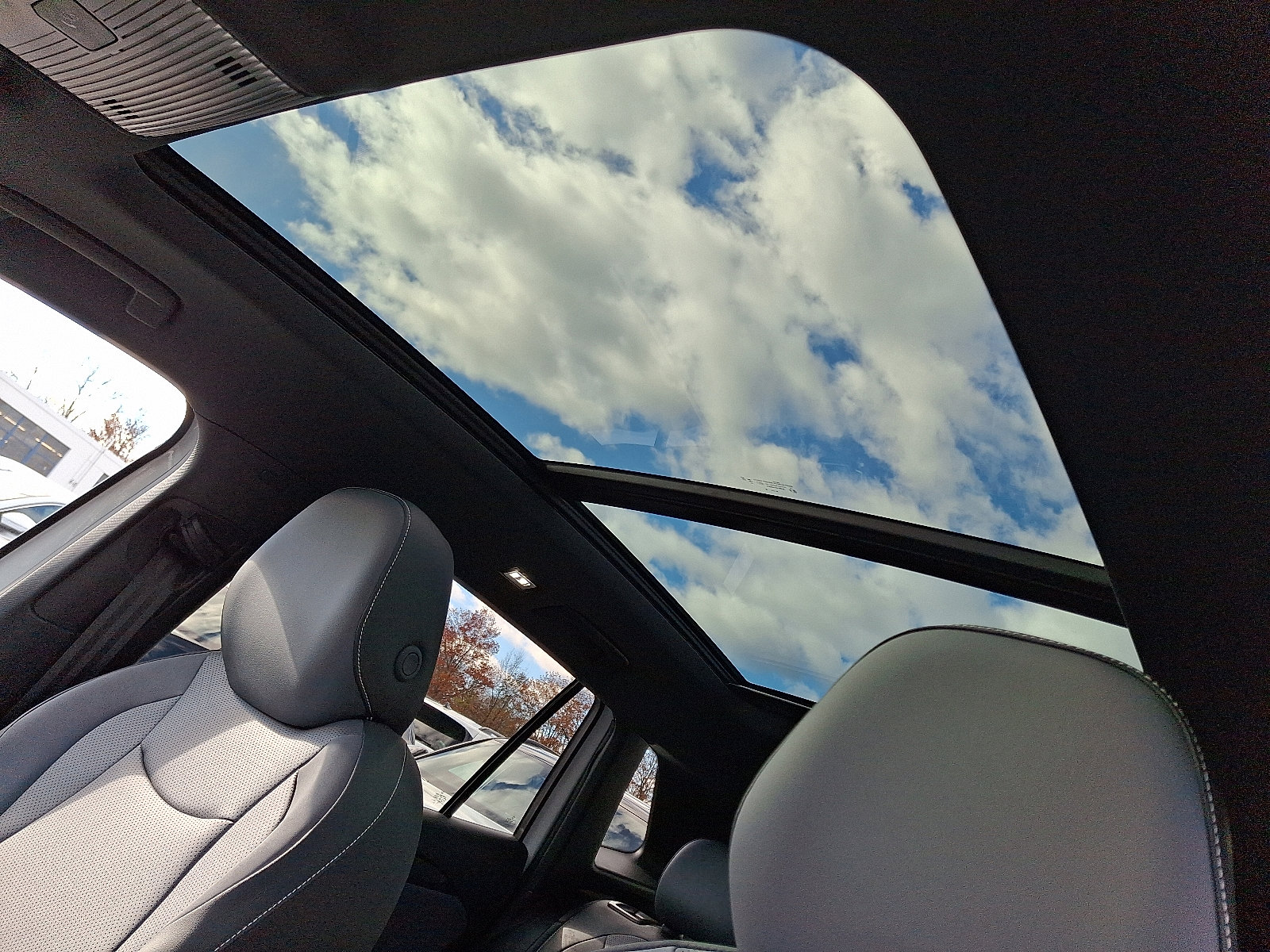 2026 Volkswagen Tiguan SE R-LINE BLACK - Photo 7