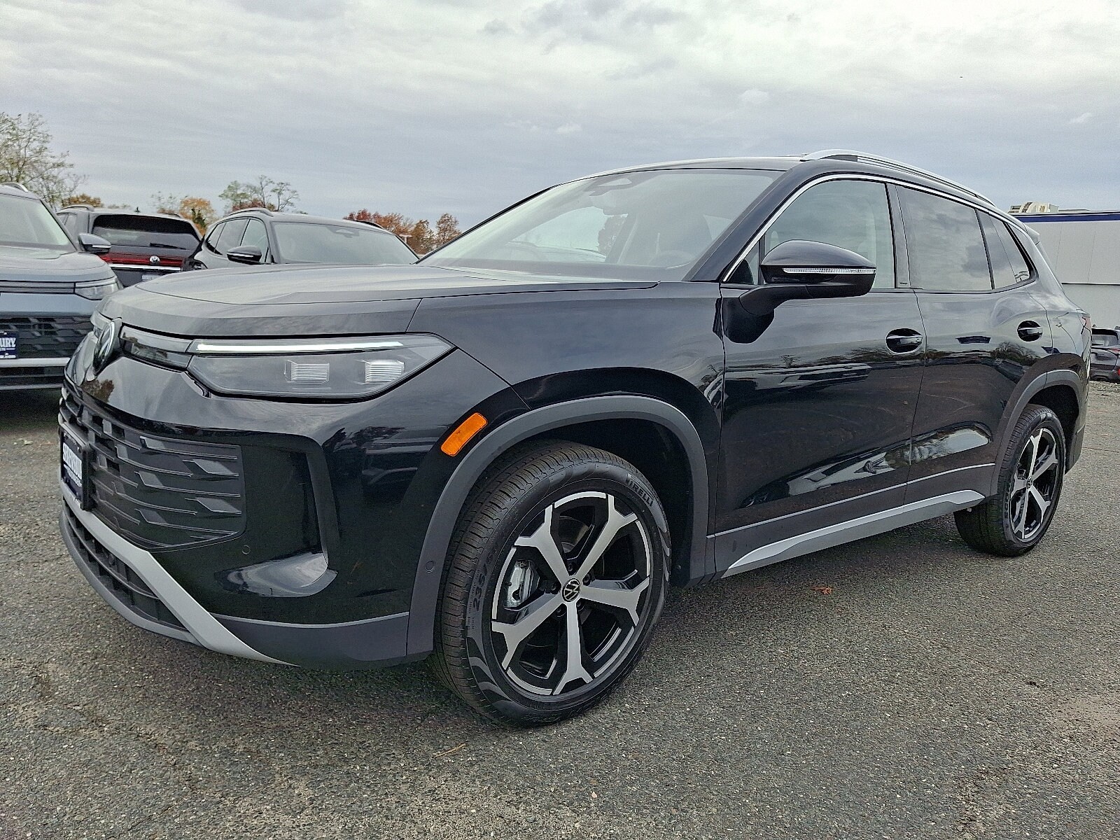 2026 Volkswagen Tiguan SE photo 2