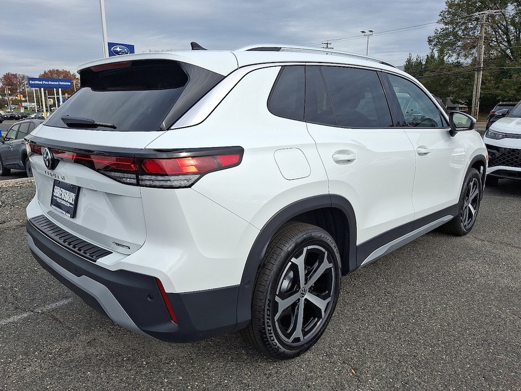 New 2026 Volkswagen Tiguan 2.0T SE SUV