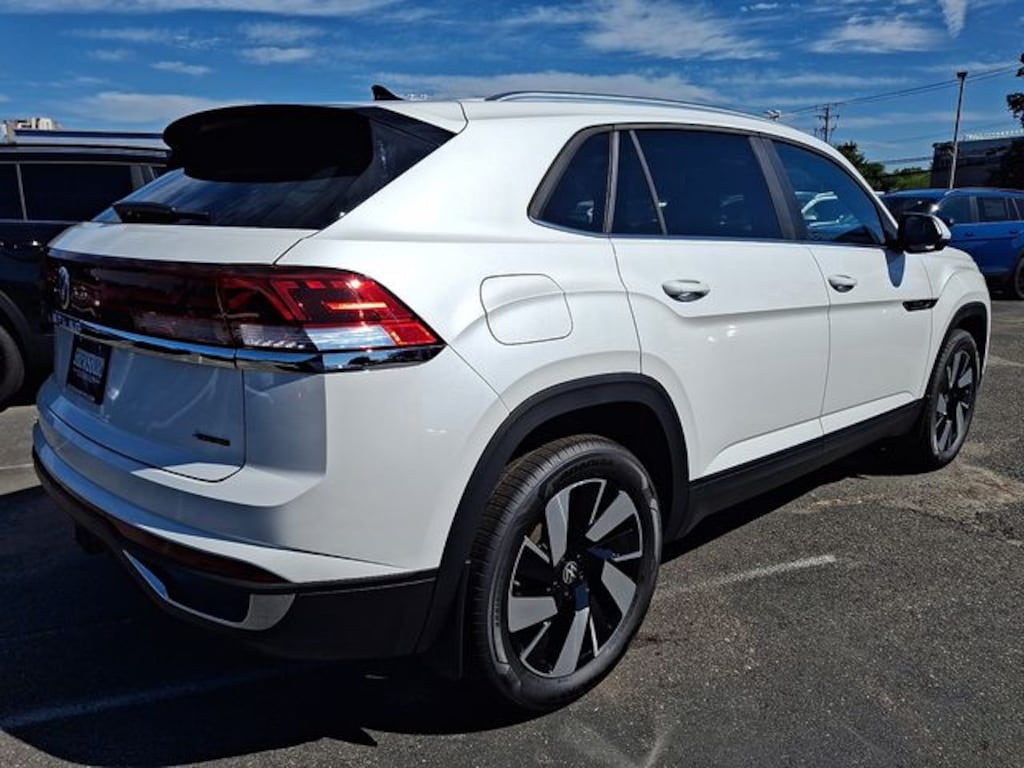 New 2026 Volkswagen Atlas Cross Sport SE w/Technology SUV