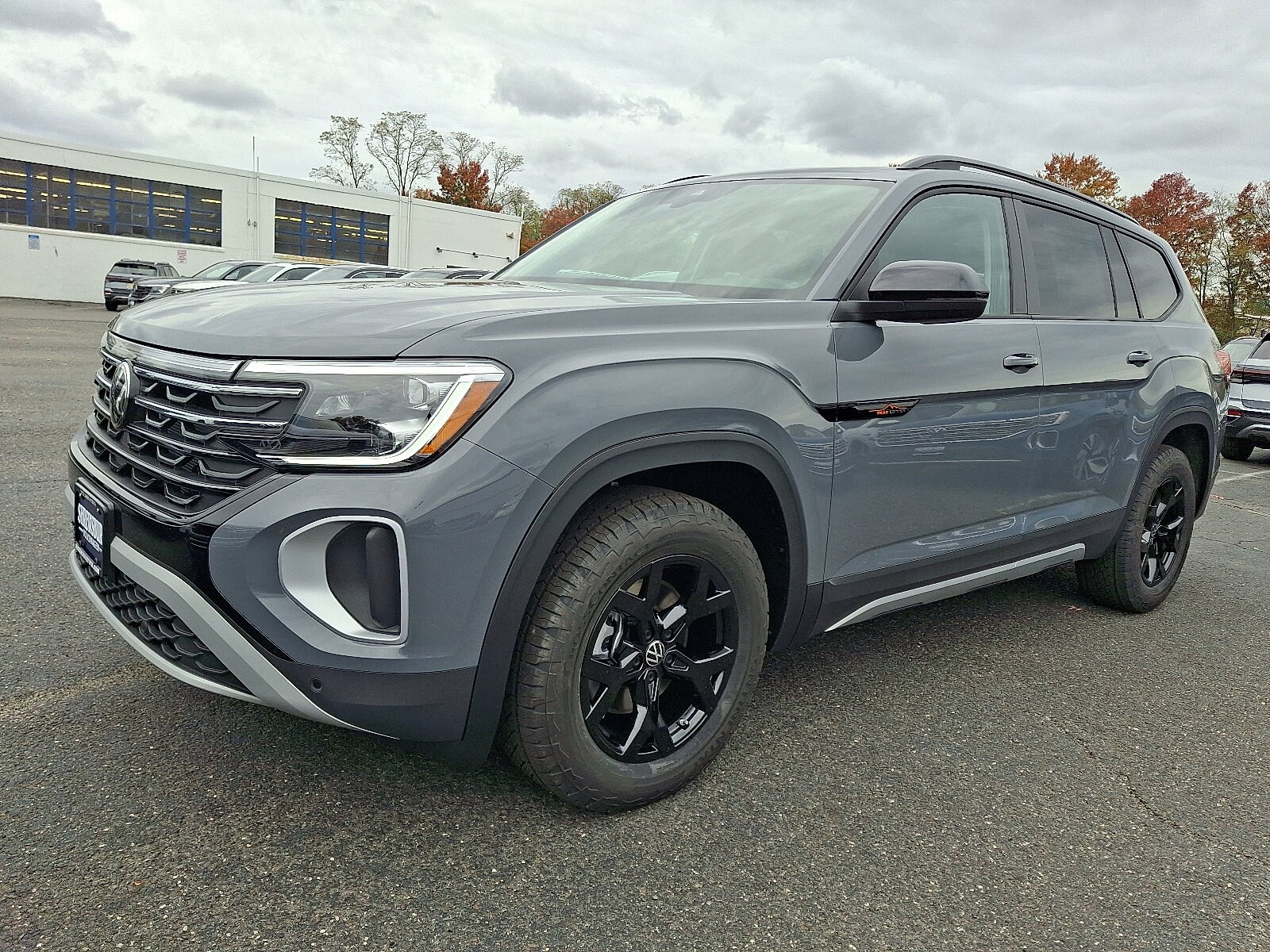 2026 Volkswagen Atlas Peak Edition SE photo 2