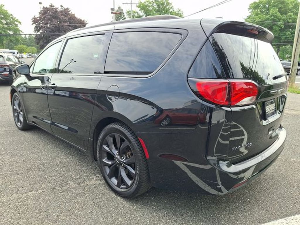 Used 2020 Chrysler Pacifica Touring L Van Passenger Van