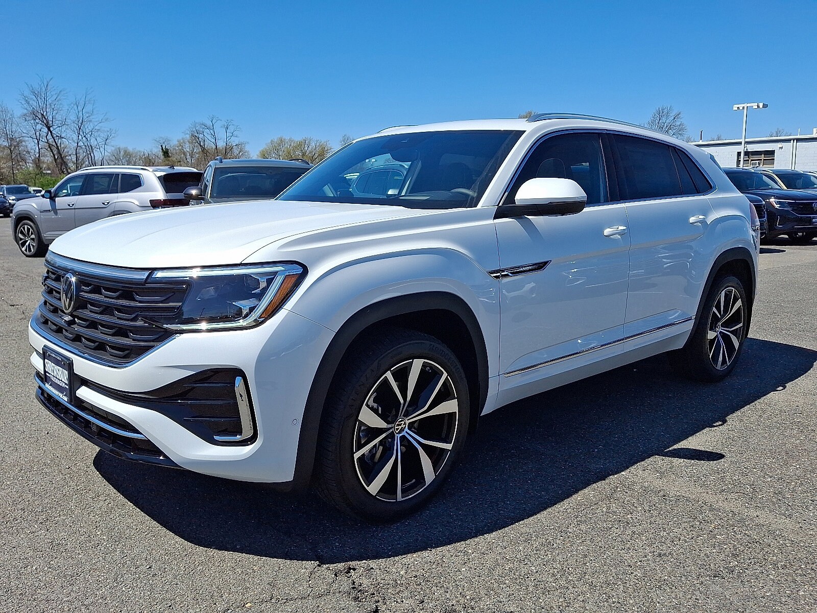 2025 Volkswagen Atlas Cross Sport SEL Premium R-Line photo 2