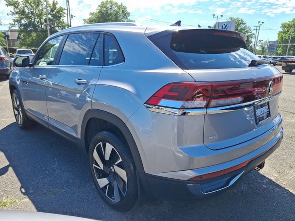 New 2026 Volkswagen Atlas Cross Sport 2.0T SE w/Technology SUV