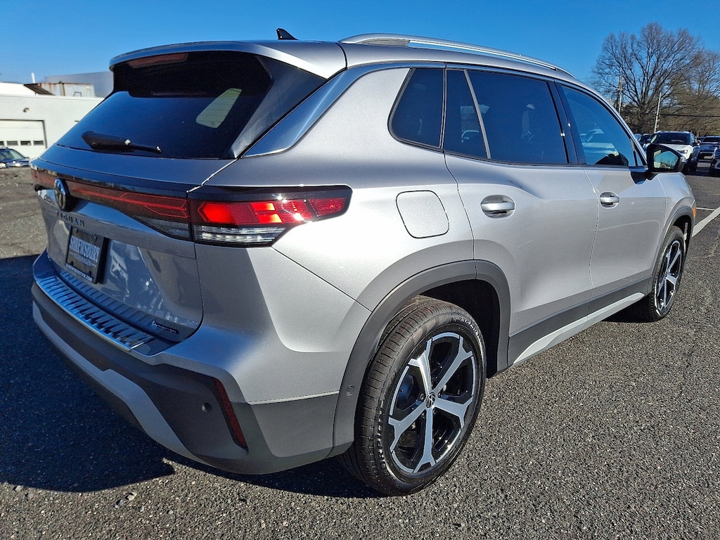 New 2026 Volkswagen Tiguan 2.0T SE SUV