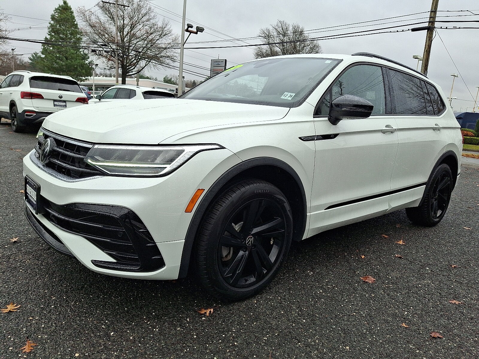 2024 Volkswagen Tiguan SE R-Line Black photo 2