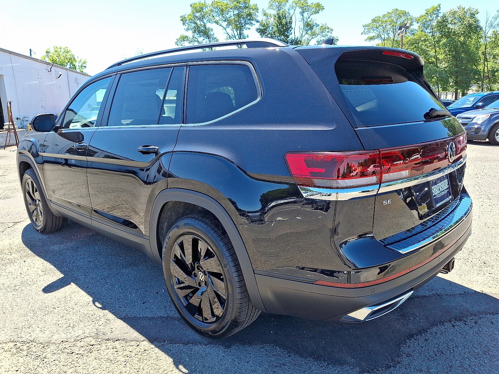 2026 Volkswagen Atlas SE Technology photo 2