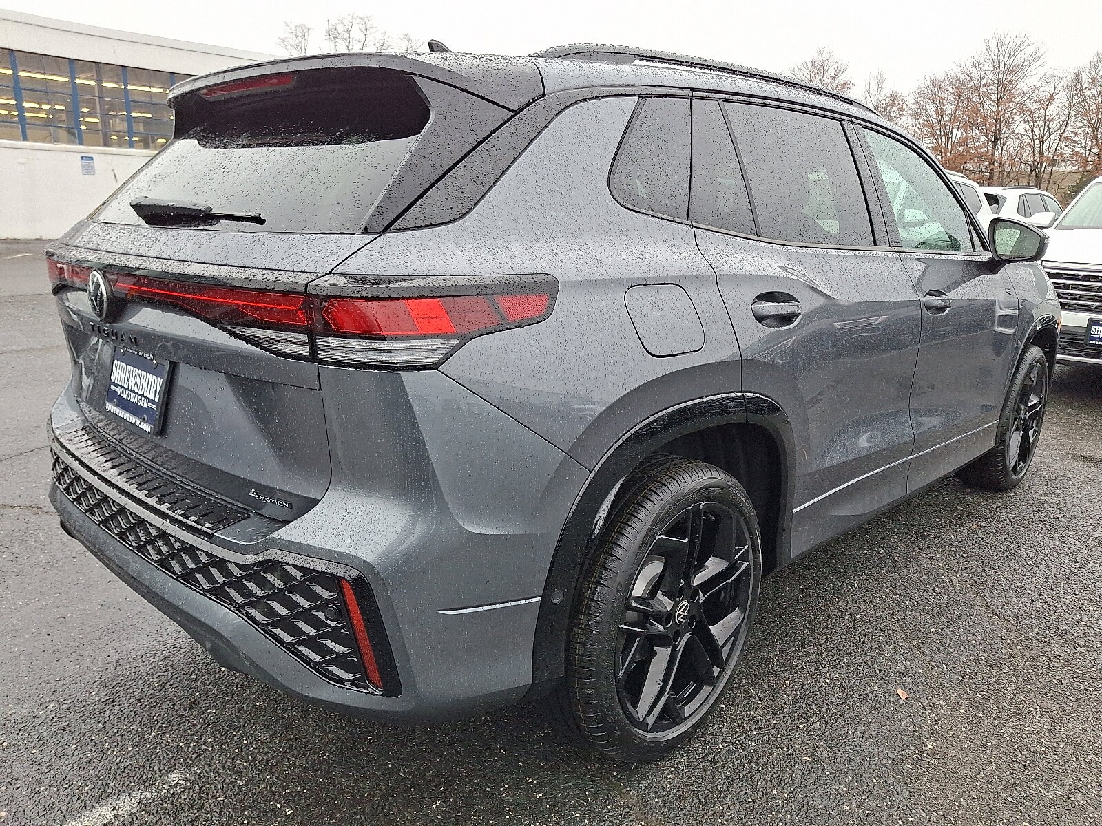 2026 Volkswagen Tiguan SE R-Line Black photo 2