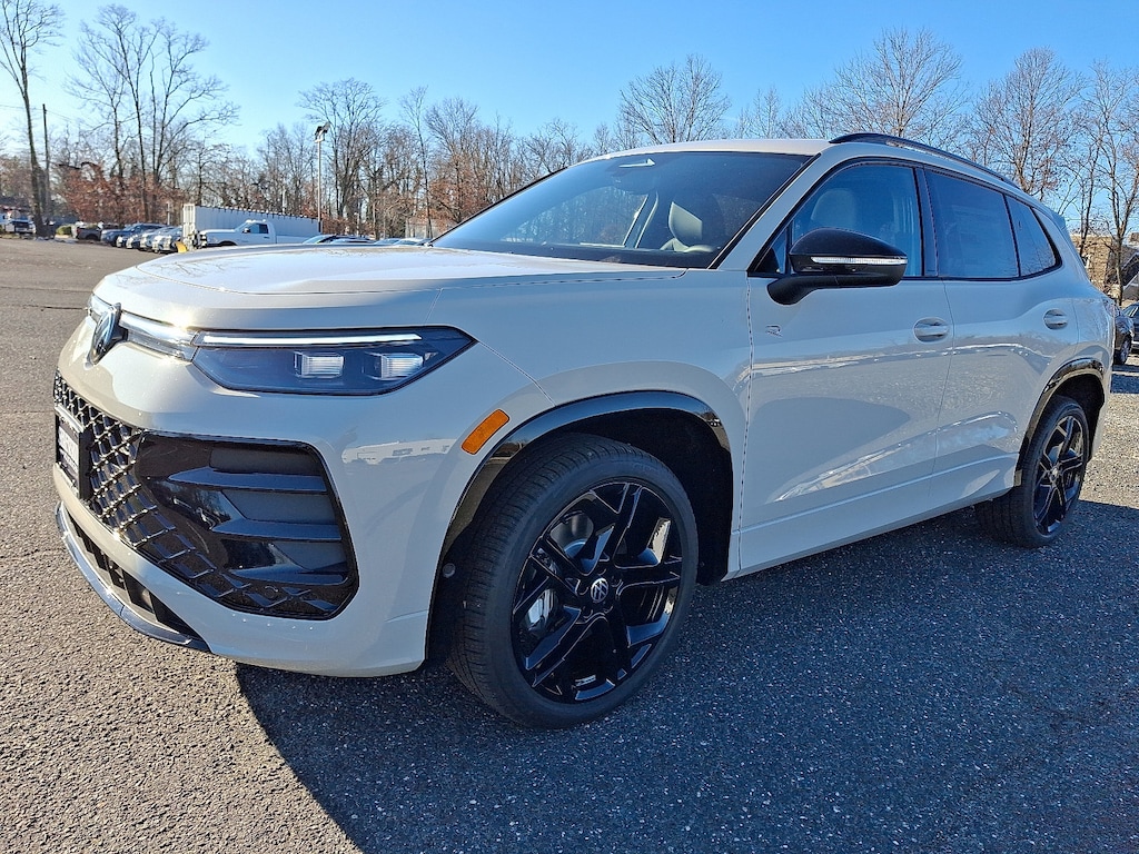 New 2026 Volkswagen Tiguan 2.0T SE R-Line Black SUV