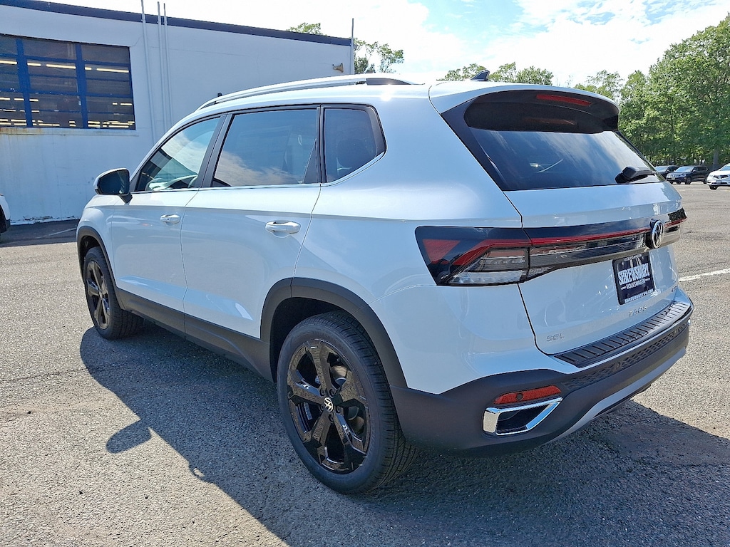 New 2025 Volkswagen Taos 1.5T SEL SUV