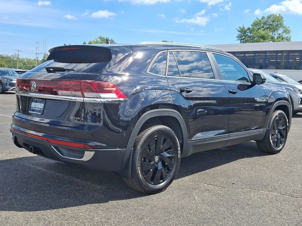 New 2026 Volkswagen Atlas Cross Sport SE w/Technology SUV