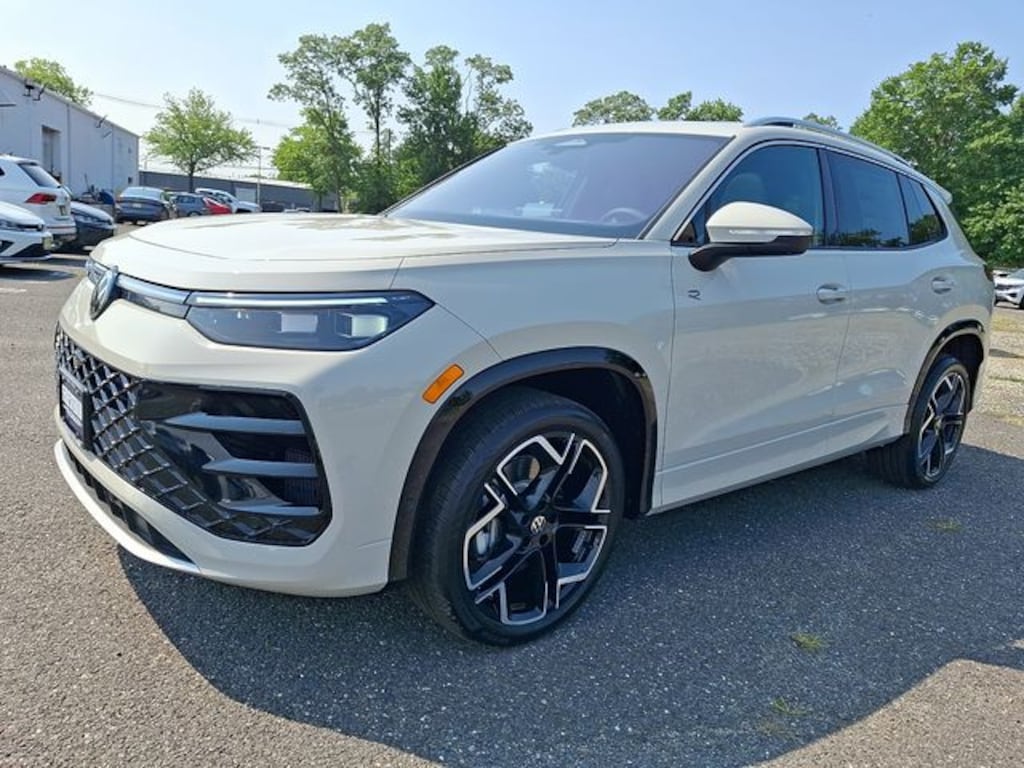 New 2026 Volkswagen Tiguan SEL R-Line Turbo SUV