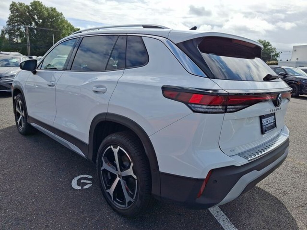 New 2026 Volkswagen Tiguan SE SUV