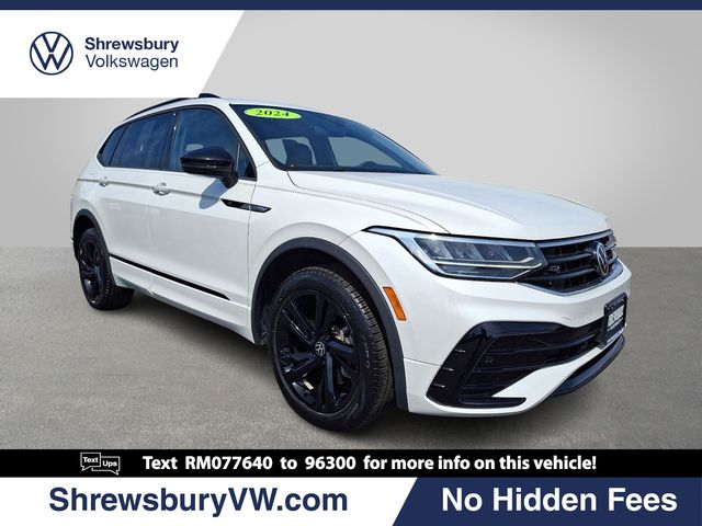 2024 Volkswagen Tiguan 2.0T SE R-Line Black 4Motion's photo