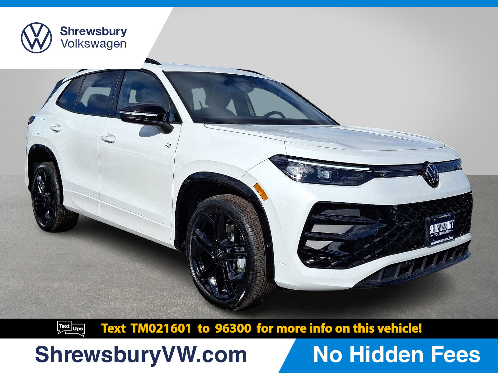 2026 Volkswagen Tiguan SE R-LINE BLACK's photo