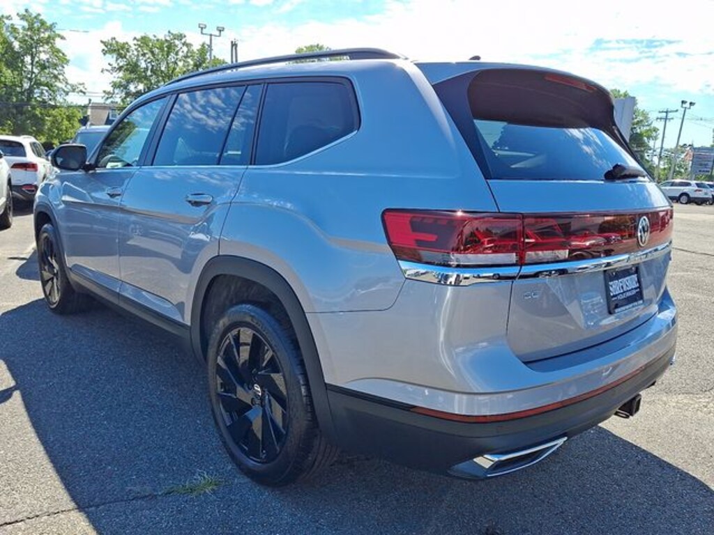 New 2026 Volkswagen Atlas SE w/Technology SUV