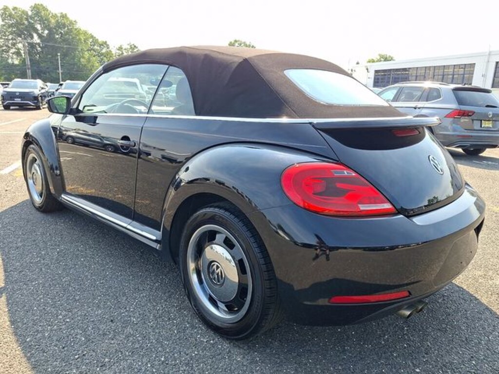 Used 2015 Volkswagen Beetle Convertible 1.8T w/Technology/PZEV Convertible
