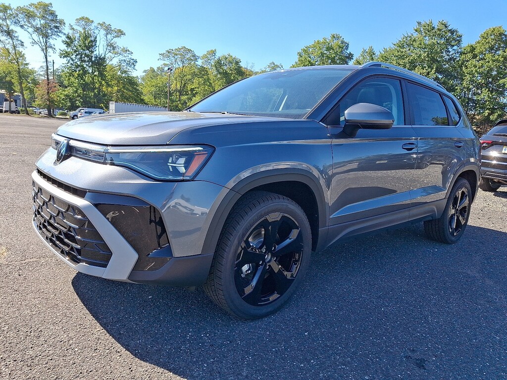 New 2025 Volkswagen Taos 1.5T SEL SUV