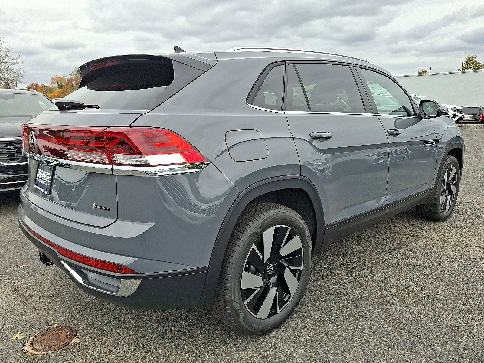 2026 Volkswagen Atlas Cross Sport SE Technology photo 3