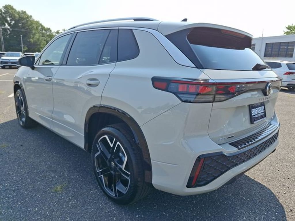 New 2026 Volkswagen Tiguan SEL R-Line Turbo SUV