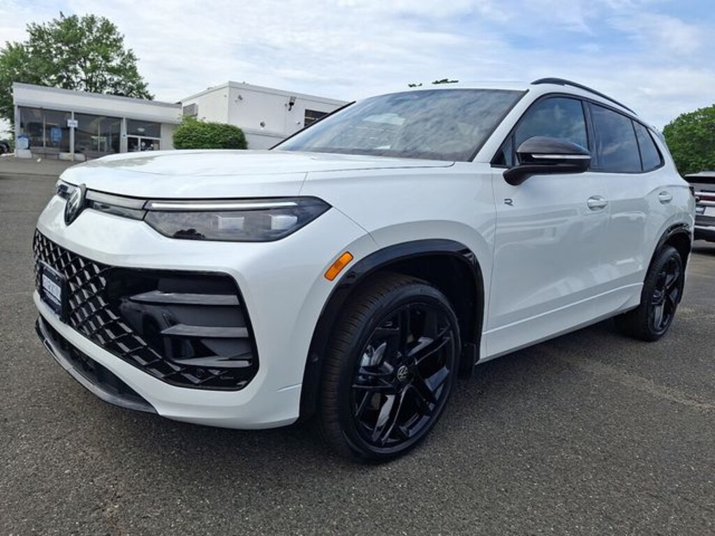 New 2026 Volkswagen Tiguan 2.0T SE R-Line Black SUV